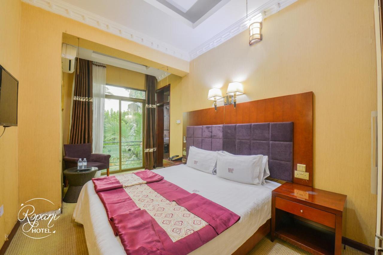 Ropani Hotel Kitende Exterior foto