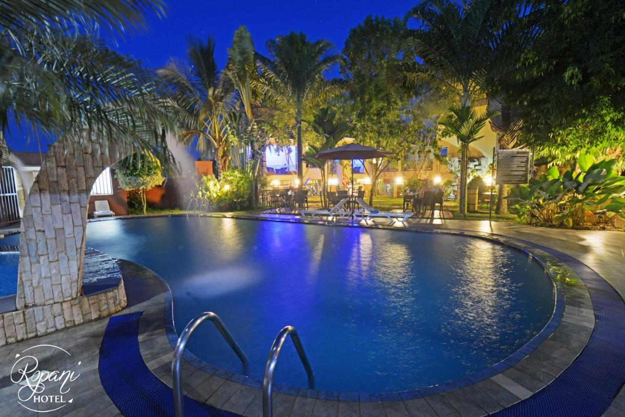 Ropani Hotel Kitende Exterior foto