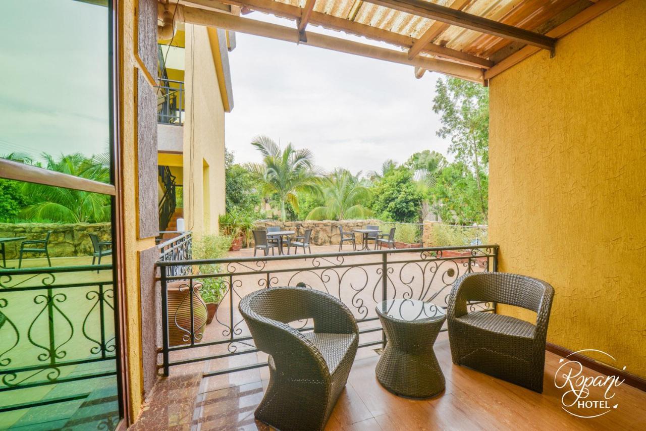 Ropani Hotel Kitende Exterior foto